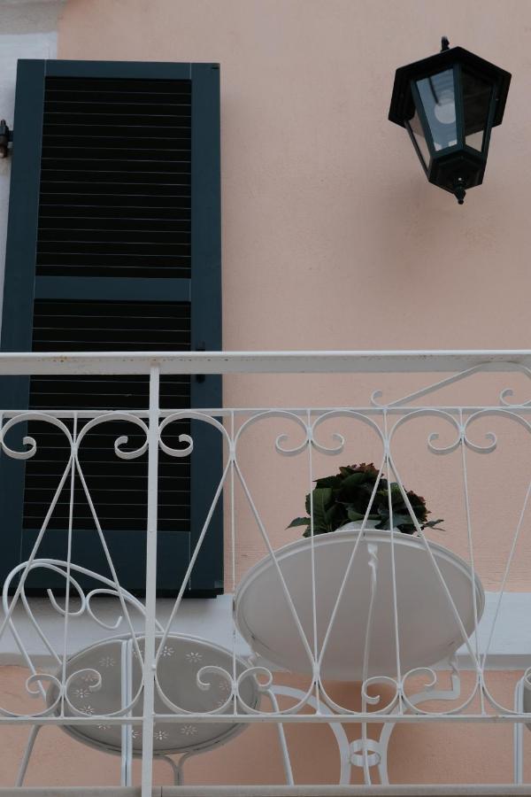 La Cantada - Renovated Apartment In Corfu Town Exterior photo